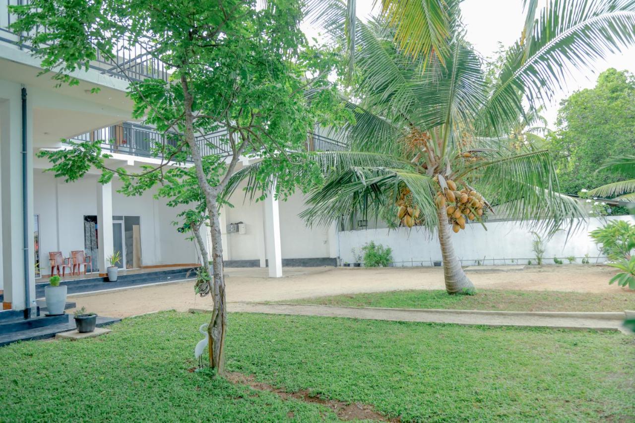Araliya Lagoon Park Resort Negombo Exterior photo