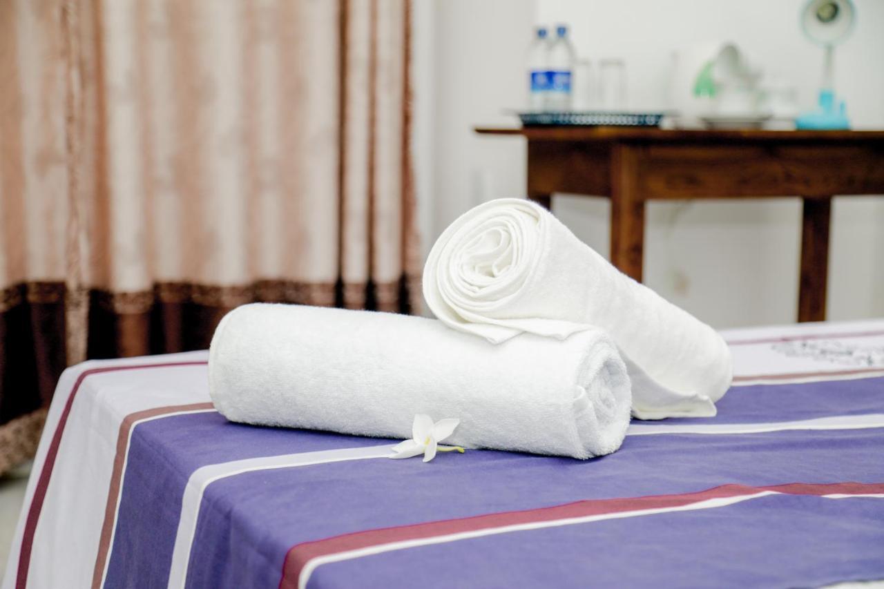 Araliya Lagoon Park Resort Negombo Exterior photo