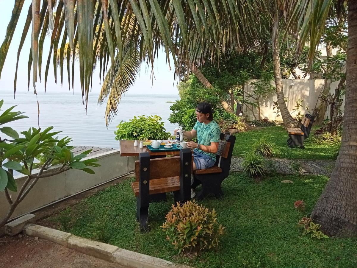 Araliya Lagoon Park Resort Negombo Exterior photo